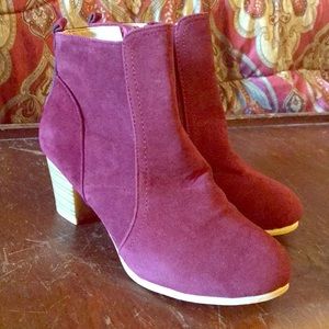 Heeled booties